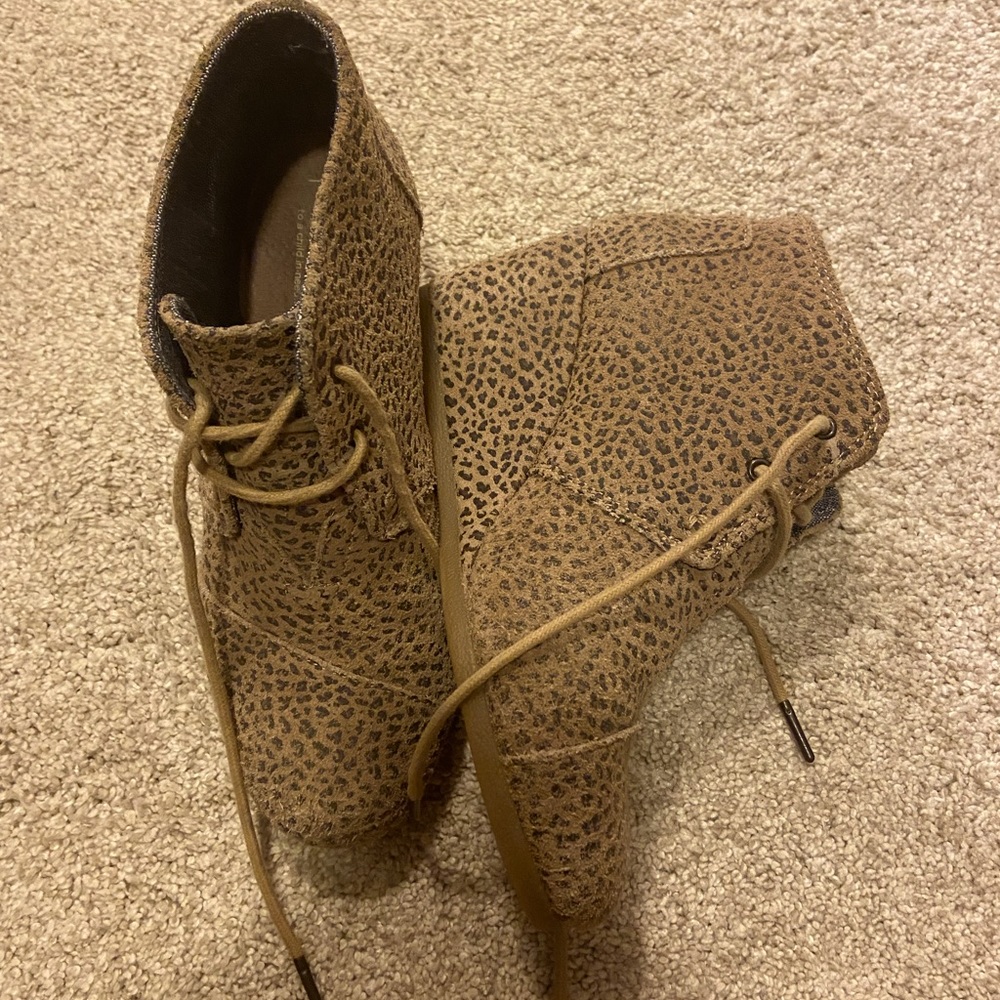 TOMS Desert Wedge Bootie- Cheetah